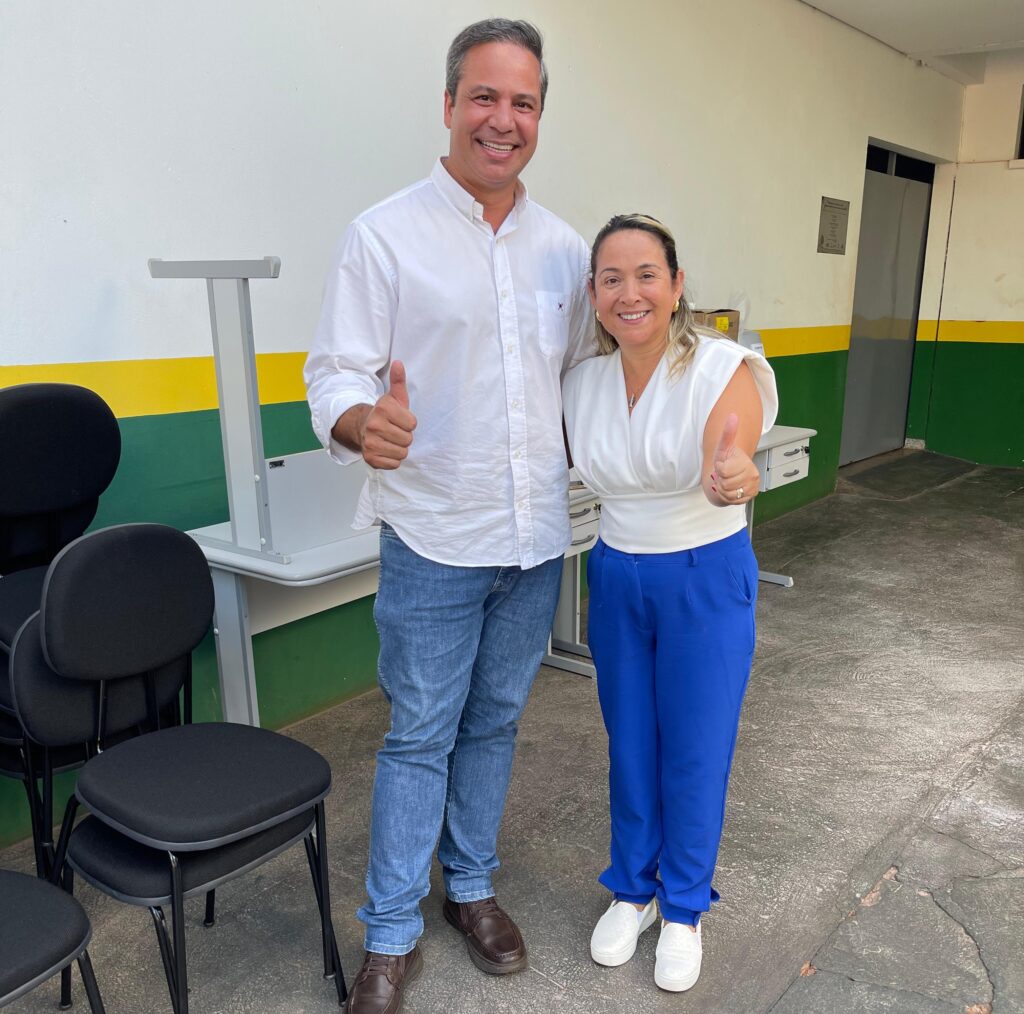 Lia Nogueira entrega equipamentos ao Hospital Municipal Lourival de Itaporã