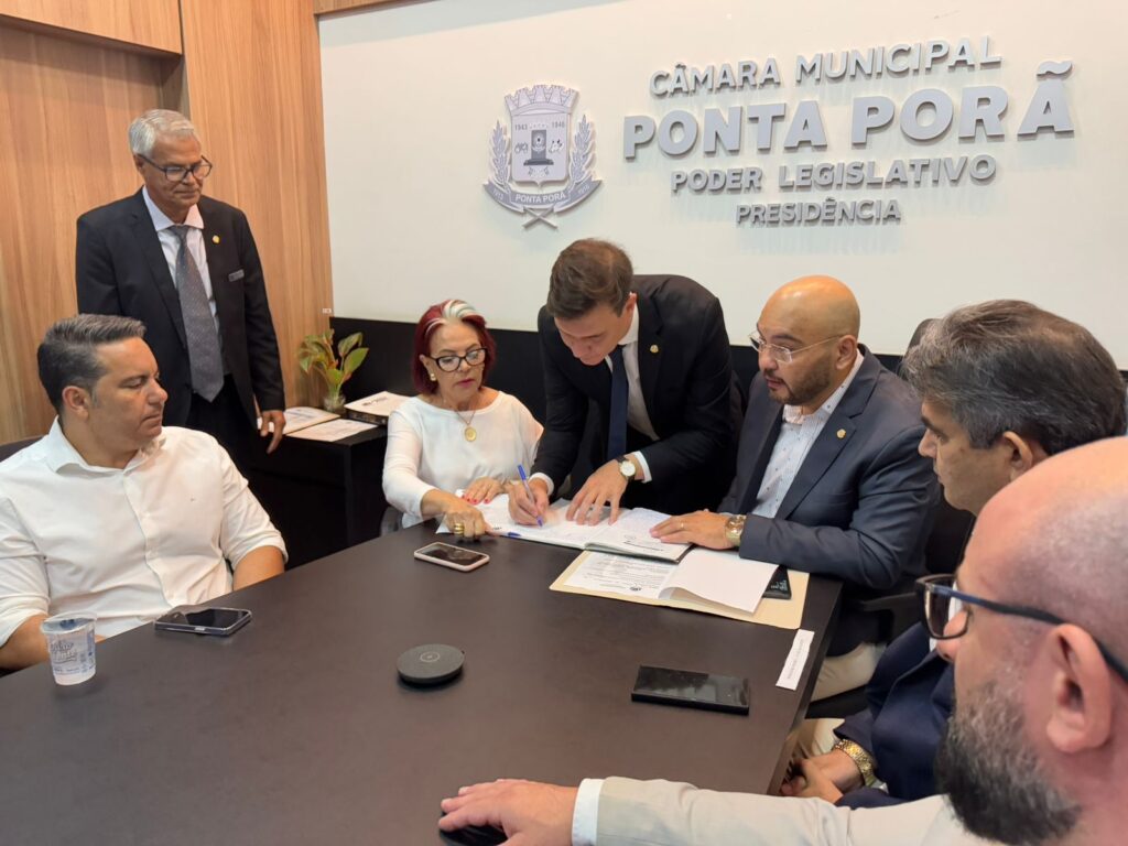 Câmara Municipal de Ponta Porã empossou Gabriel Arce como vereador