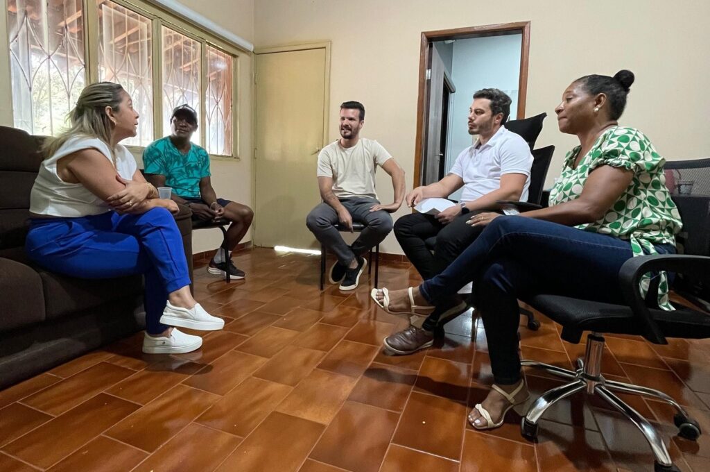 Lia Nogueira entrega equipamentos ao Hospital Municipal Lourival de Itaporã