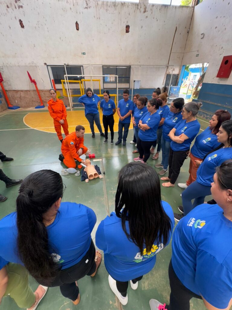 Profissionais da APAE de Ponta Porã receberam capacitação do Corpo de Bombeiros