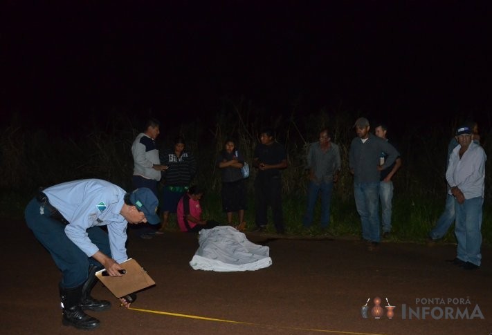 Motorista de 76 anos atropela dois trabalhadores; um morre e outro fica ferido