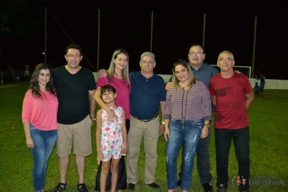 Jornalista Tião Prado é homenageado por serviços prestados ao esporte de Amambai