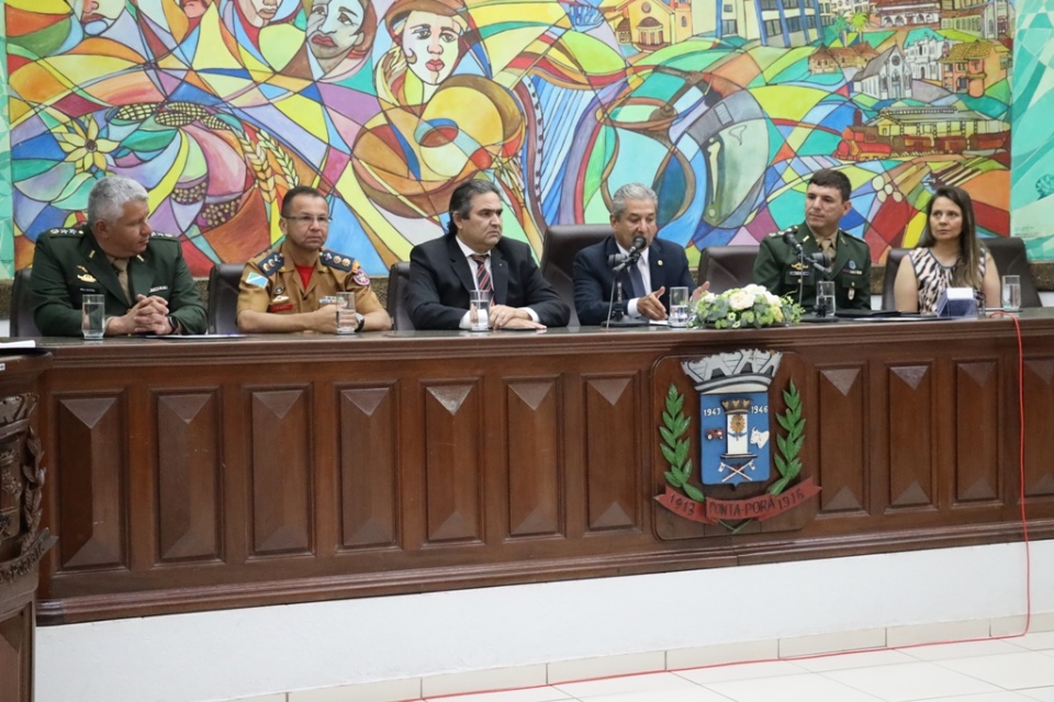 Em sessão solene vereadores de Ponta Porã homenagearam centenário do 11º RC Mec