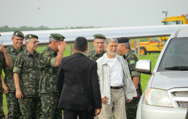 Amorim durante visita a 4ª Brigada de Cavalaria Mecanizada- Brigada Guaicurus