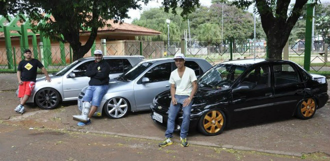 Valdinei, Gilciney e Luiz Paulo estão na expectativa de participar do 1º Encontro de Carros rebaixados em Dourados