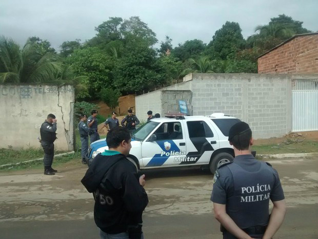 Polícia Militar atua durante operação conjunta com a Polícia Federal (Foto: Roberto Pratti/TV Gazeta)