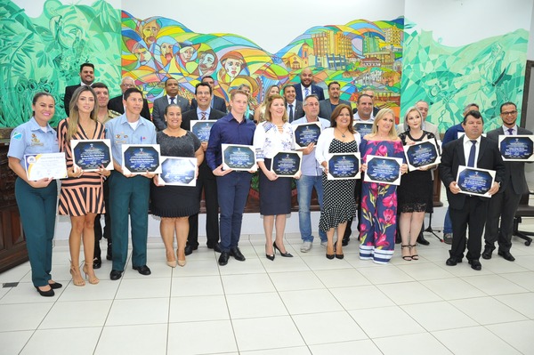 Câmara Municipal homenageia personalidades que impulsionam o desenvolvimento na fronteira