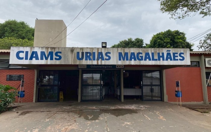 Cais Urias Magalhães, em Goiânia, Goiás, onde cachorro espera pelo dono, que morreu no local — Foto: Lis Lopes/G1