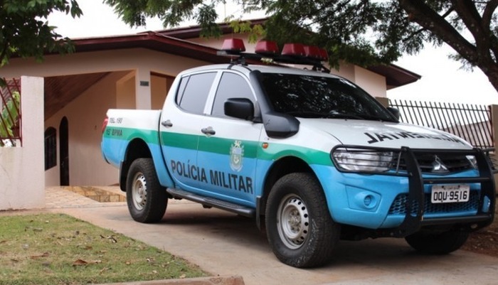 Até que a sede própria fique pronta, a Polícia Militar Ambiental (PMA) manterá uma base provisória nesta residência, na Rua da República, próximo a APAE. (Fotos: Vilson Nascimento)