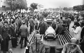 Nesta foto, o funeral dos militares mortos no acidente. A solenidade fúnebre foi feita em Campo Grande.