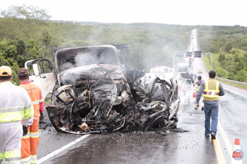 Identificado casal que morreu carbonizado em acidente na BR-163