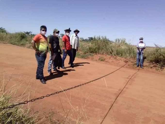 Bloqueio na Aldeia Sassoró, em Tacuru. ( Foto: Marcos Kaiowá)