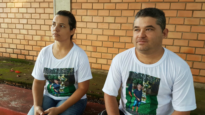 Keila e Victor são os pais do jovem que faleceu no final do ano passado no Hospital Regional de Ponta Porã: “tudo o que queremos é ter paz. Por favor respeitem nossa dor e a memória de nosso filho”.